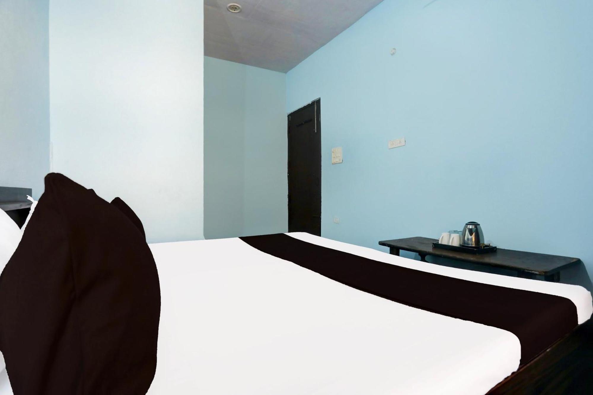 Spot On New Diamond Guest House Rudrapur Exterior foto